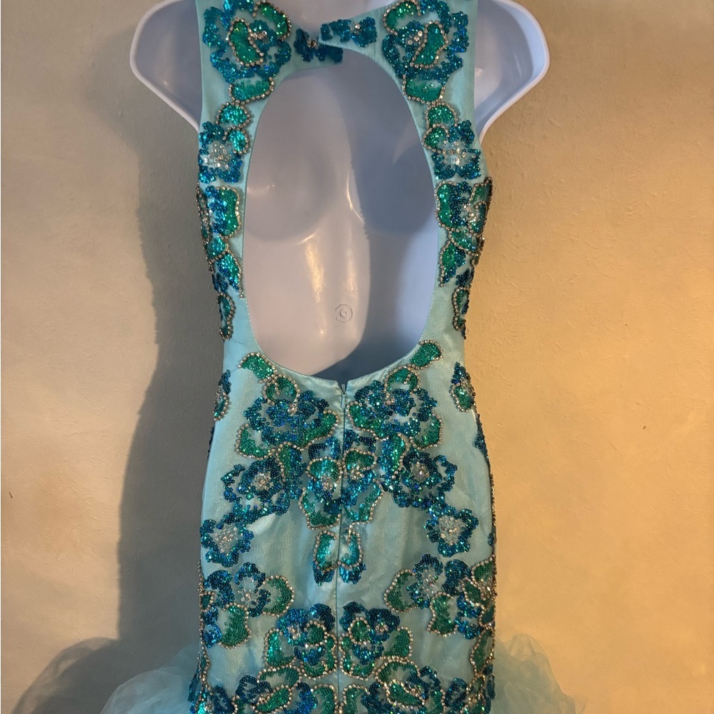 Poly Ariel Prom Dress - Picture 10 of 13